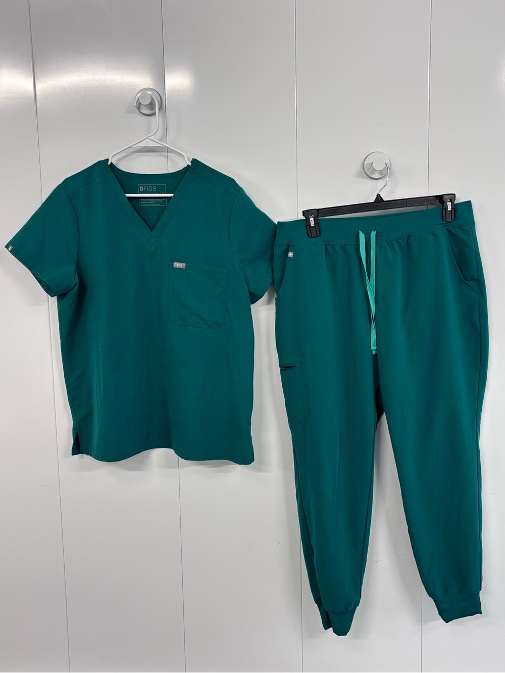 FIGS Scrubs Set Womens XL Green V-Neck Top Jogger Pants Medical Uniform Tech